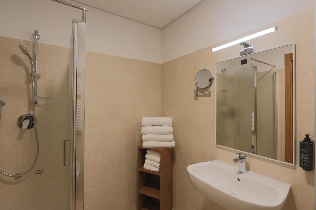 Corte Milano Rozzano Zimmer foto