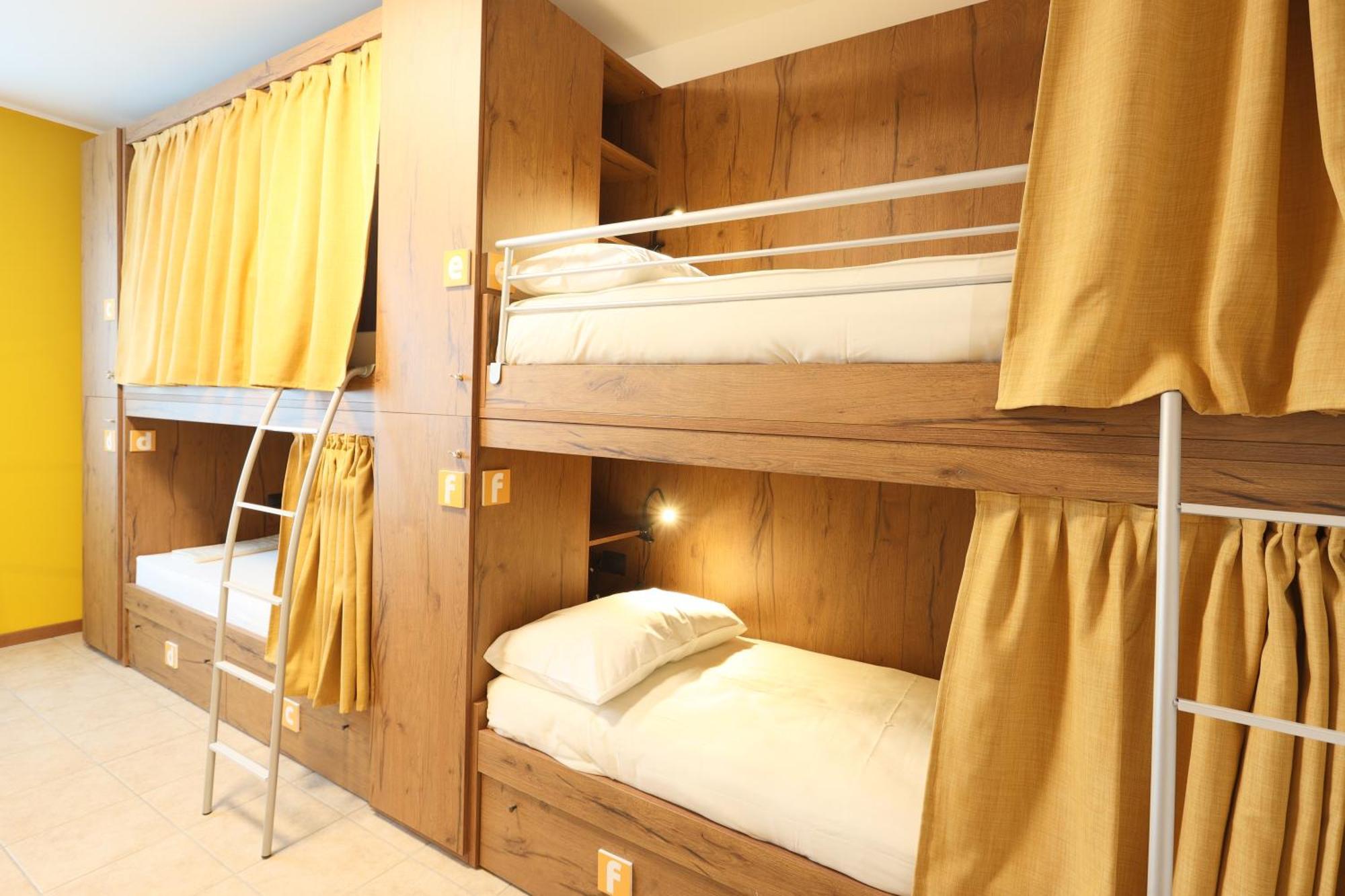 Corte Milano Rozzano Zimmer foto